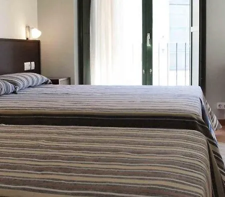 3 Arcs Hotel Besalu