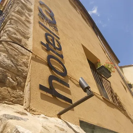 3 Arcs Hotel