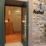 Hotel 3 Arcs 2*